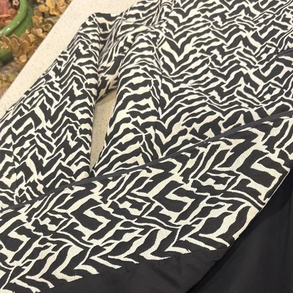 Chico's Black and White Patterned Blazer - Picture 8 of 8